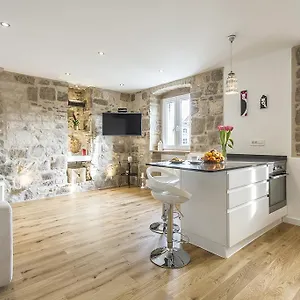 Apartment Lara, Split